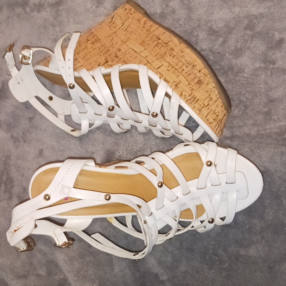 Strappy wedge heels from heart D